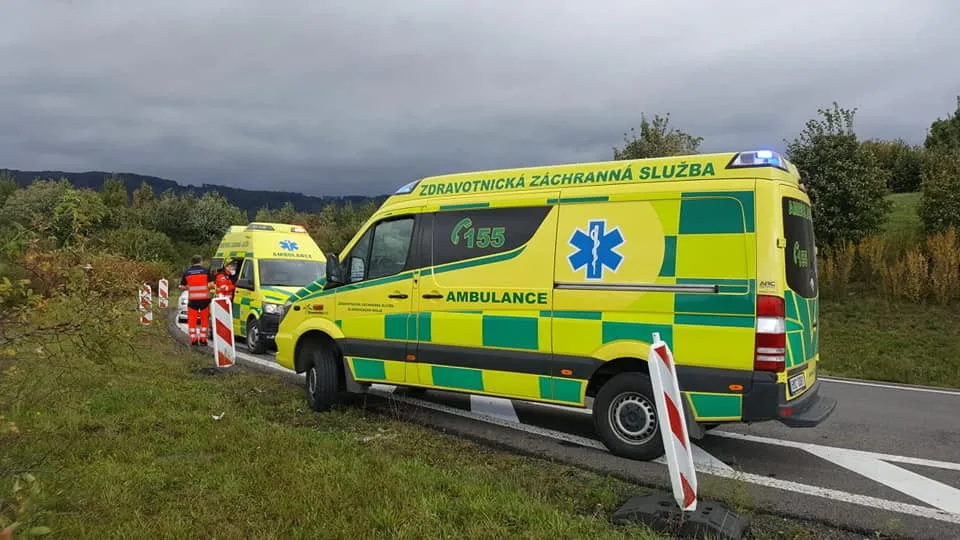 AKTUÁLNĚ: Dálnici D1 u Lipníku nad Bečvou zablokovala vážná nehoda čtyř aut, sedm osob zraněno