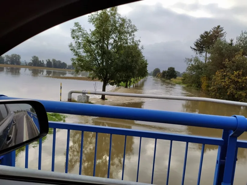 V Olomouckém kraji stále platí dva druhé povodňové stupně. Morava stoupá už jen mírně