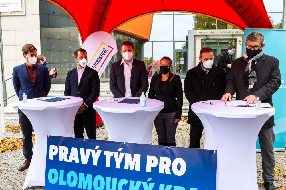 Podepsáno! Olomoucký kraj má novou trojkoalici v čele s hejtmanem Suchánkem