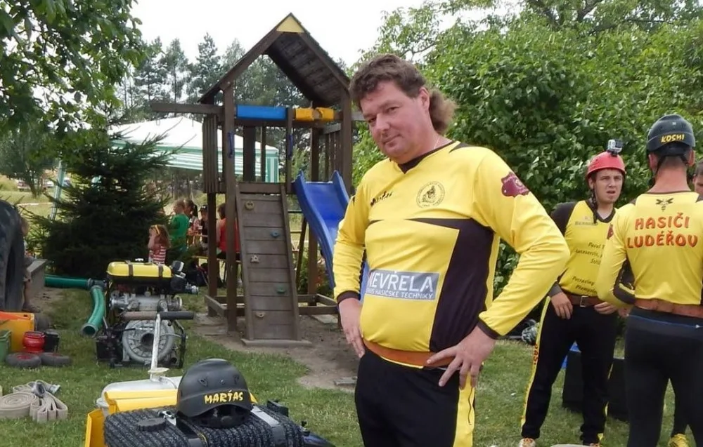 Náhlé úmrtí kolegy zasáhlo hasiče z Ludéřova. Na pomoc jeho rodině vyhlásili sbírku