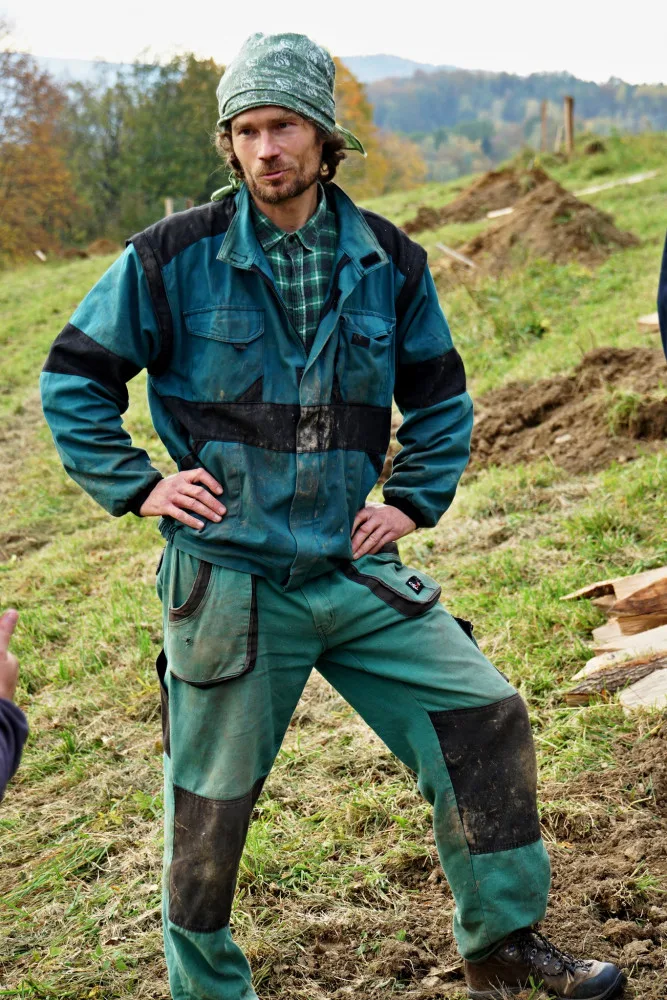 Jeseničtí obyvatelé vysadili ovocný sad, sloužit má mimo jiné ke vzdělávání dětí