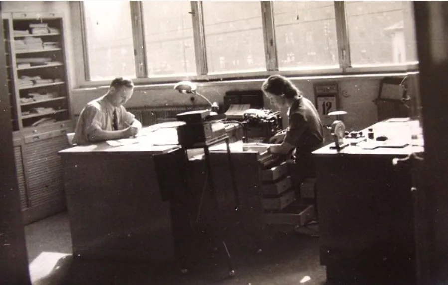 Historické foto společnosti Kazeto.