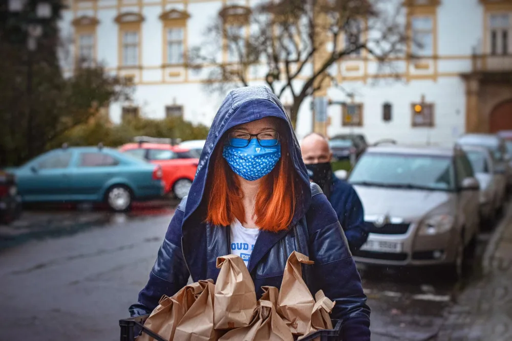 Rozvoz svačinek v rámci projektu DOBRO(TY): svačiny pro hrdiny