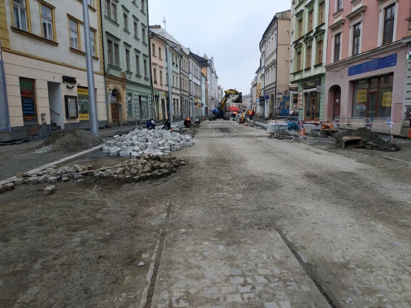 Rekonstrukce ulice 8. května se chýlí ke konci. Tramvaje po ní začnou jezdit během pár týdnů