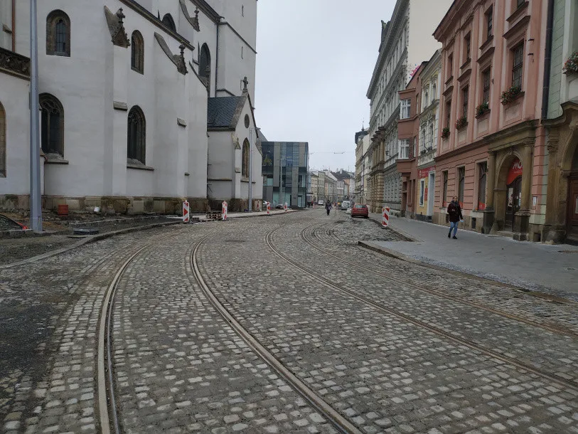 Rekonstrukce ulice 8. května se chýlí ke konci. Tramvaje po ní začnou jezdit během pár týdnů