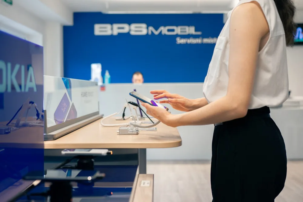 Nahlédněte do útrob autorizovaného servisu BPS Mobil. Proč se vyplatí telefon přinést rovnou tam?