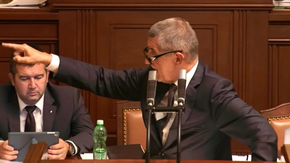 Deza a Bečva? Nechte si změřit IQ, kritizoval Babiš Bláhu. Jste nechutná, řekl Richterové