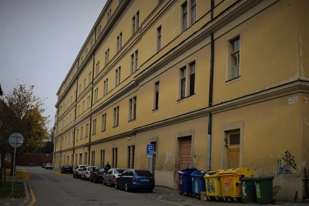 Vláda projedná návrh na prodej Hanáckých kasáren v Olomouci