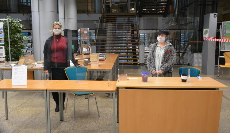 size3-16065541356679-103-nejen-restaurace-vydejni-okenko-ma-i-liberecka-knihovna