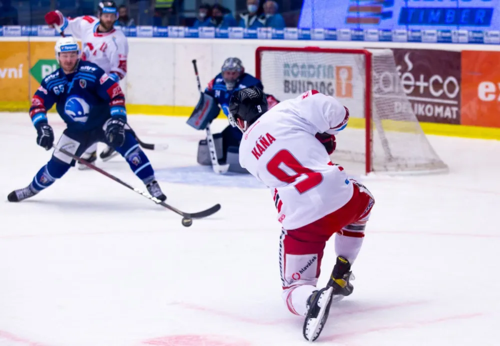 Kohouti si z Plzně odváží dvě výhry! V druhém utkání play off zvítězili nad indiány 2:3