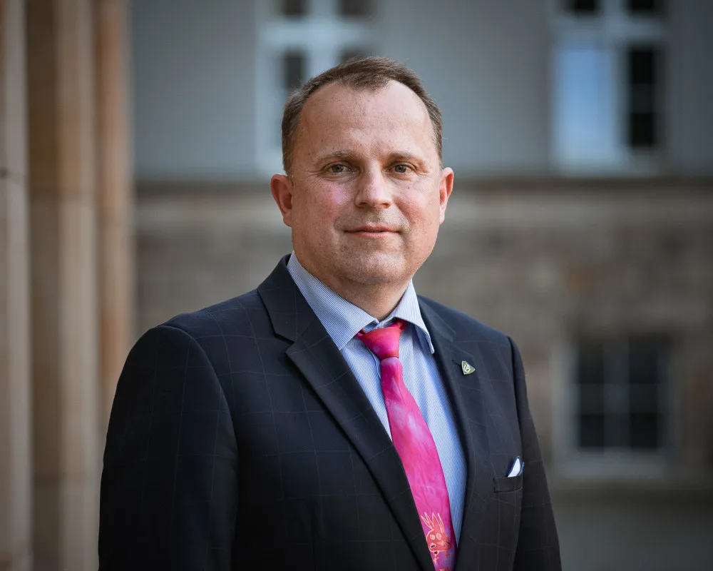 martin-prochazka-up