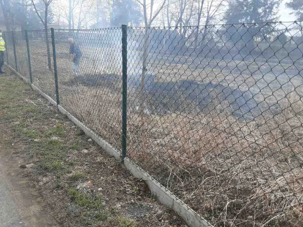 Hasiči doporučují pálení klestí na zahradě předem nahlásit