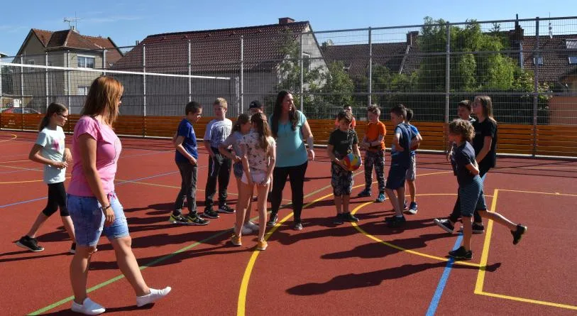 Vrahovice otevřely moderní sportovní hřiště. Přišlo na téměř tři miliony korun