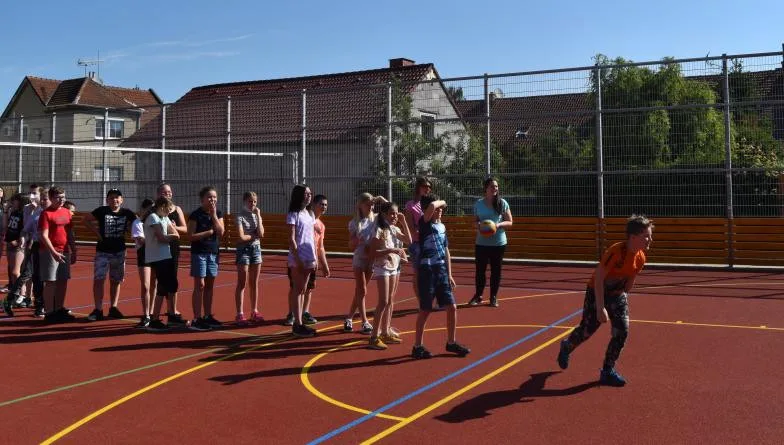 Vrahovice otevřely moderní sportovní hřiště. Přišlo na téměř tři miliony korun