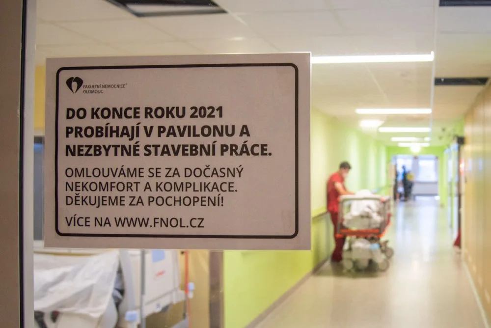Centrální budova ve Fakultní nemocnice prochází úpravou