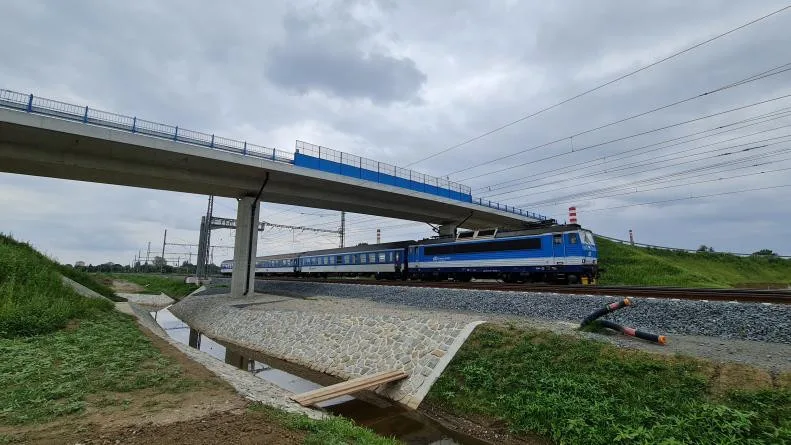 otevření mostu Dluhonice