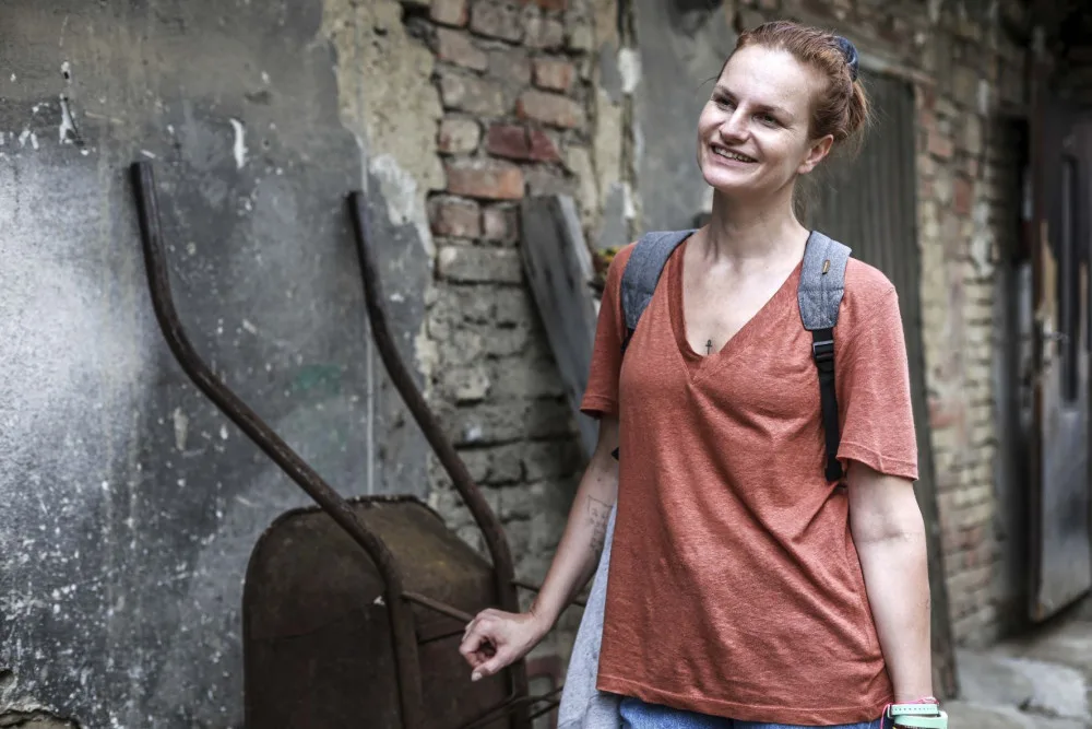 S-klubu, zoo a Bezručovy sady poskytly kulisy pro Krobotův film Šnajdr. Hraje v něm i Iva Janžurová