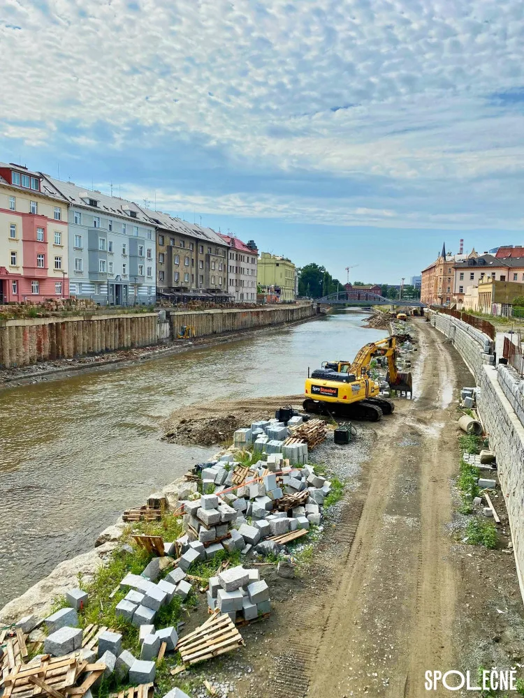 Stavba Rejnoka jde pomalu, stěžují si Olomoučané. Jde o komplikovanou stavbu, brání se Povodí