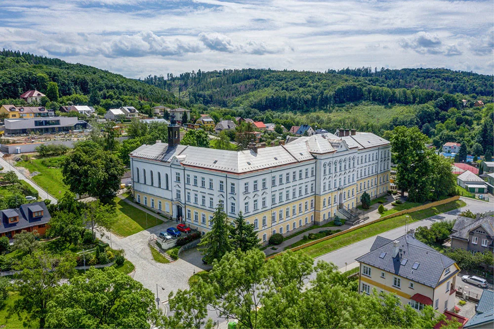 Vincentinum ve Šternberku sídlí v budově bývalého kláštera z počátku 20. století. Vincentinum patří mezi největší poskytovatele sociálních služeb v Olomouckém kraji