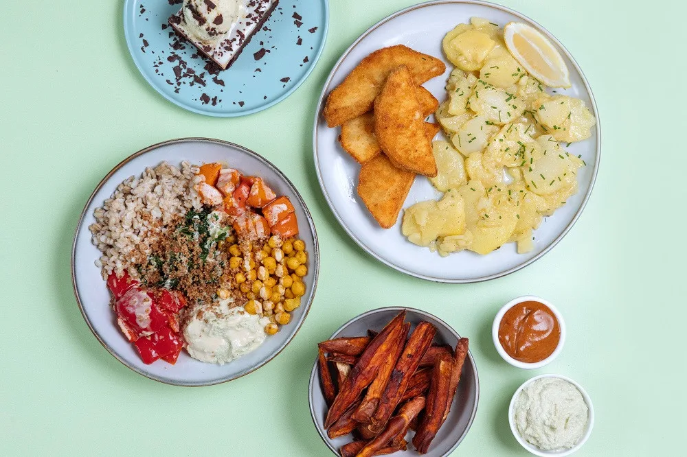 Letní tipy pro zapřisáhlé vegany i občasné nemasaře. Wolt rostlinné menu doručí i do parku