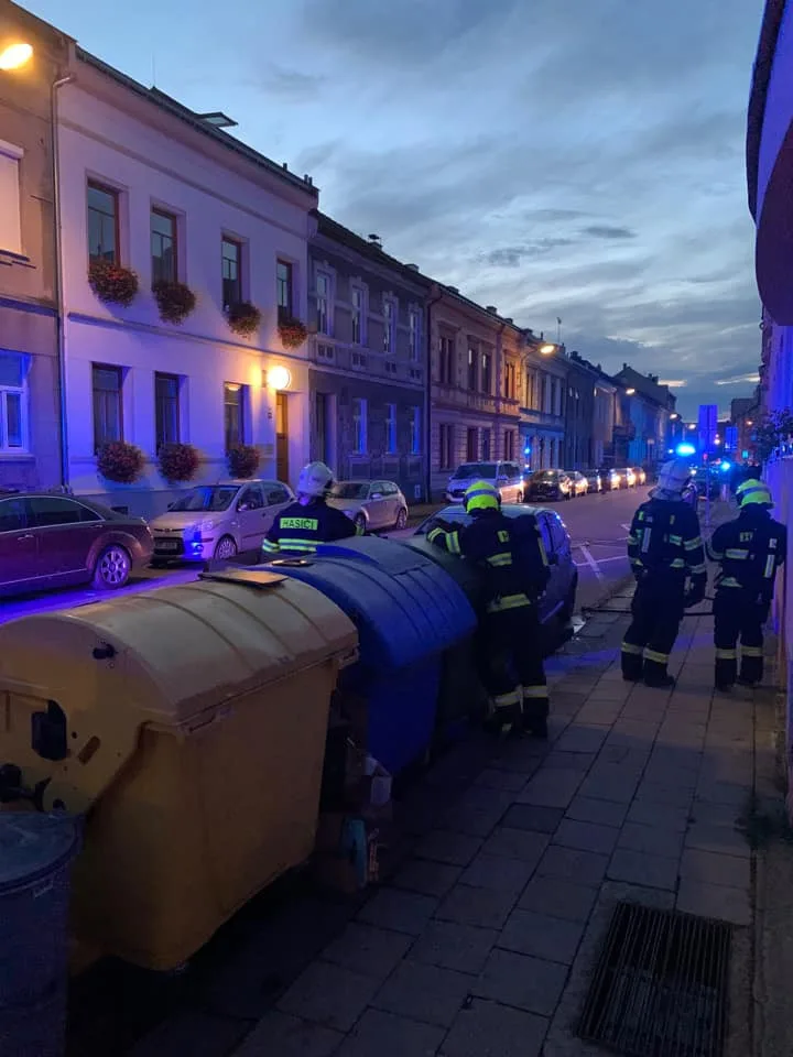 Pod autem v Přerově vybuchl nástražný výbušný systém, potvrdila policie