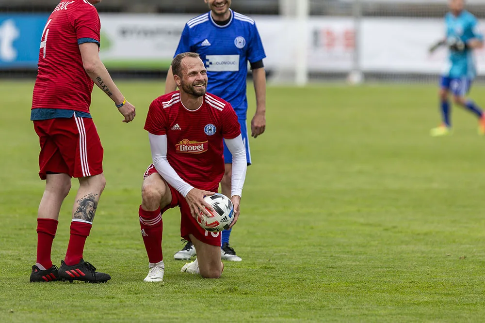 Fotbalovou podívanou slibuje sobotní dobročinná exhibice v Olomouci, fotbalový um předvede také bývalý reprezentační obránce David Rozehnal
