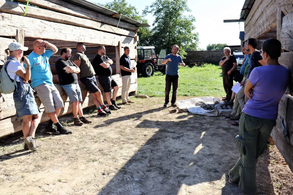 Areál Hanáckého muzea v Příkazích se rozrůstá o unikátní 500 let starou stodolu