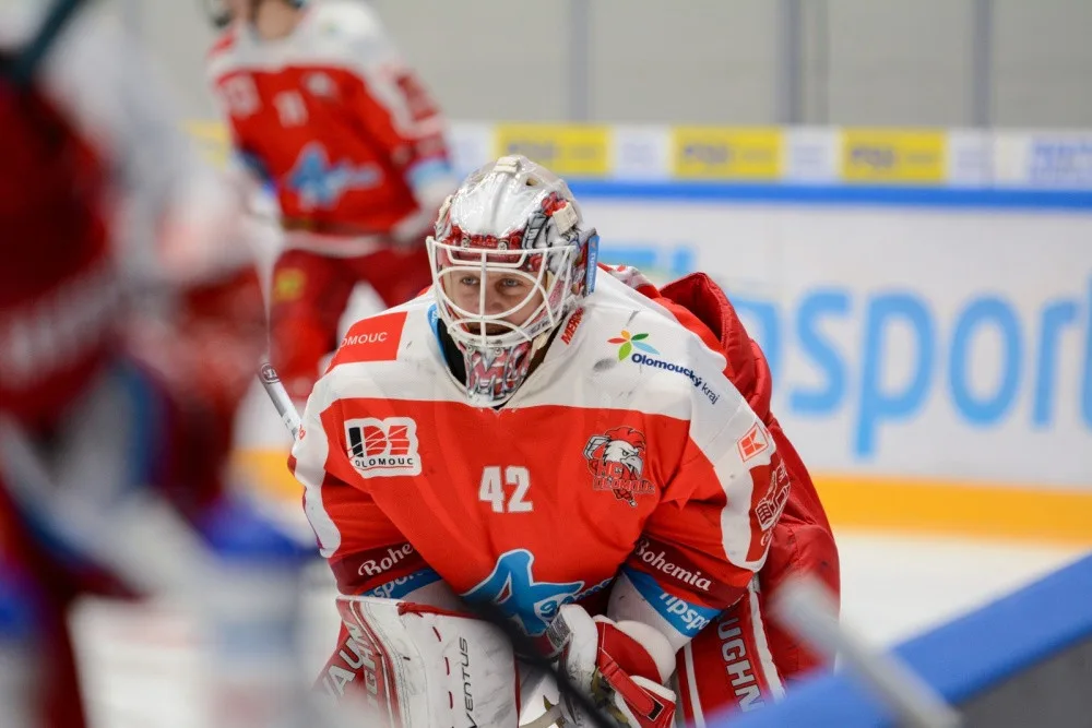 Brankářská opora Olomouce Branislav Konrád ještě neví, jak dlouho bude kvůli zranění krku mimo hru
