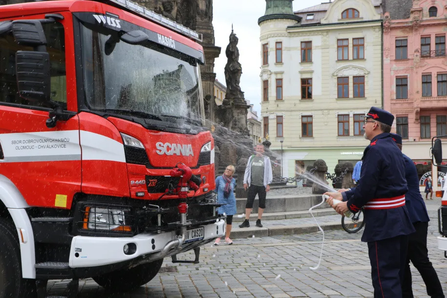 Hasičům z Chválkovic pomůže v boji s plameny Valerie. Nová cisterna stála miliony