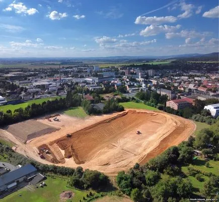 Ve Šternberku se otevřel moderní atletický stadion. Na zavlažování využije dešťovou vodu