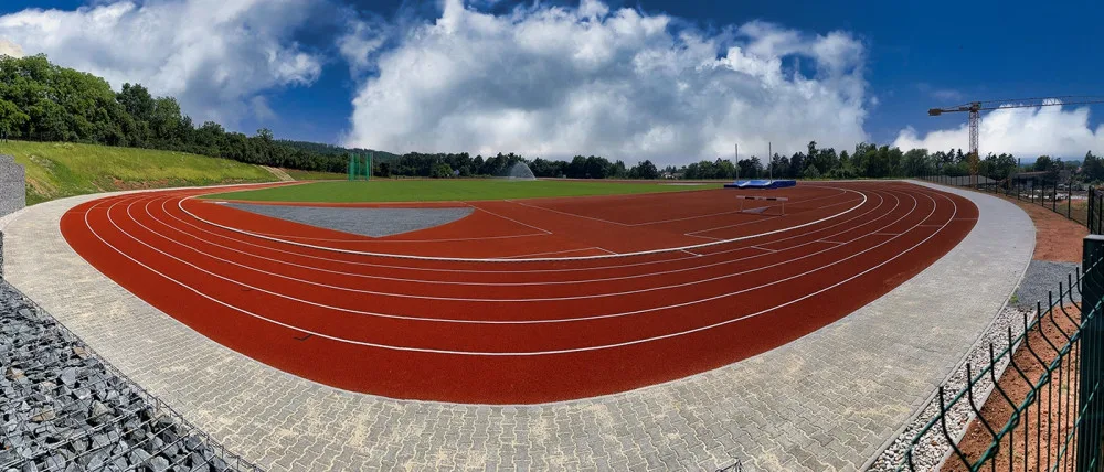 Ve Šternberku se otevřel moderní atletický stadion. Na zavlažování využije dešťovou vodu