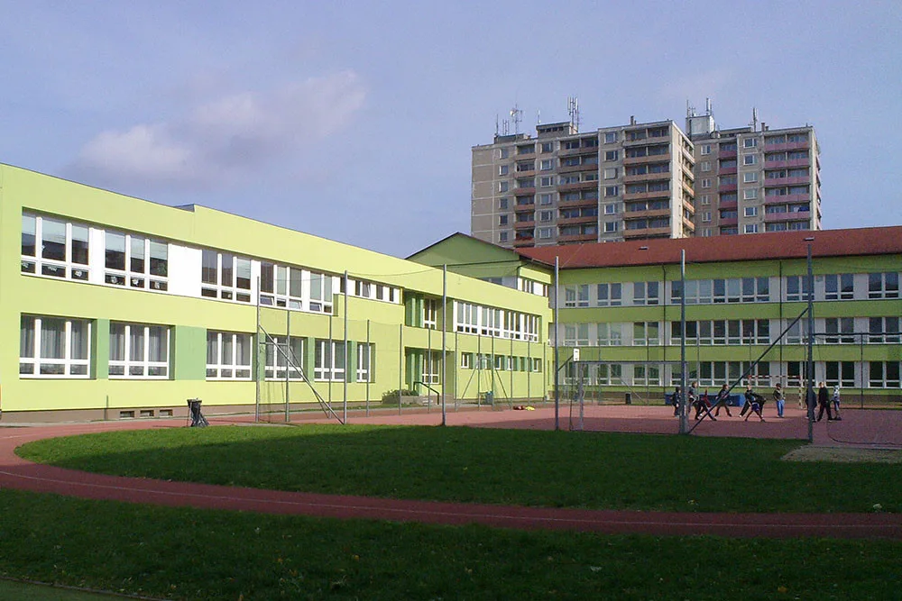 Fotovoltaické panely budou v příštím roce také na střeše Základní školy Trávník