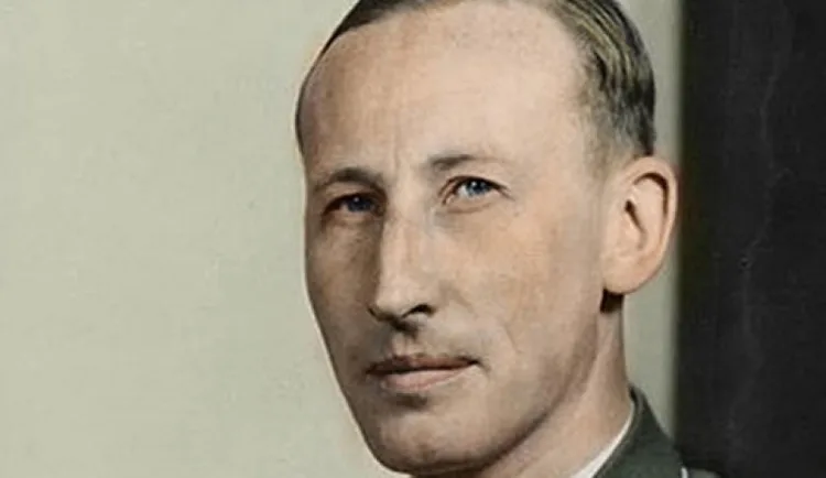 size3-16326362105876-241-cechy-prevychovat-nebo-postavit-ke-zdi-pred-80-lety-prevzal-spravu-ceskych-zemi-heydrich