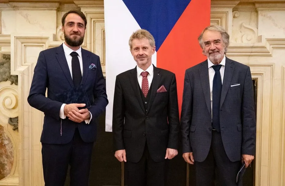 Ředitelé Muzea umění Olomouc, otec a syn Zatloukalovi, dostali Stříbrnou medaili předsedy Senátu