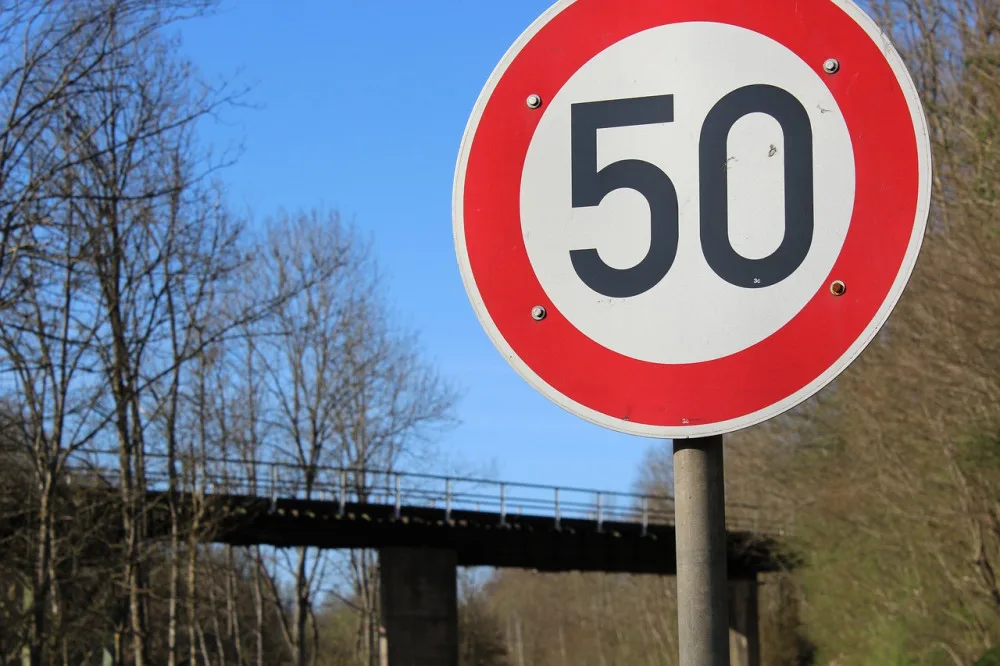 road-sign-6103011_1280