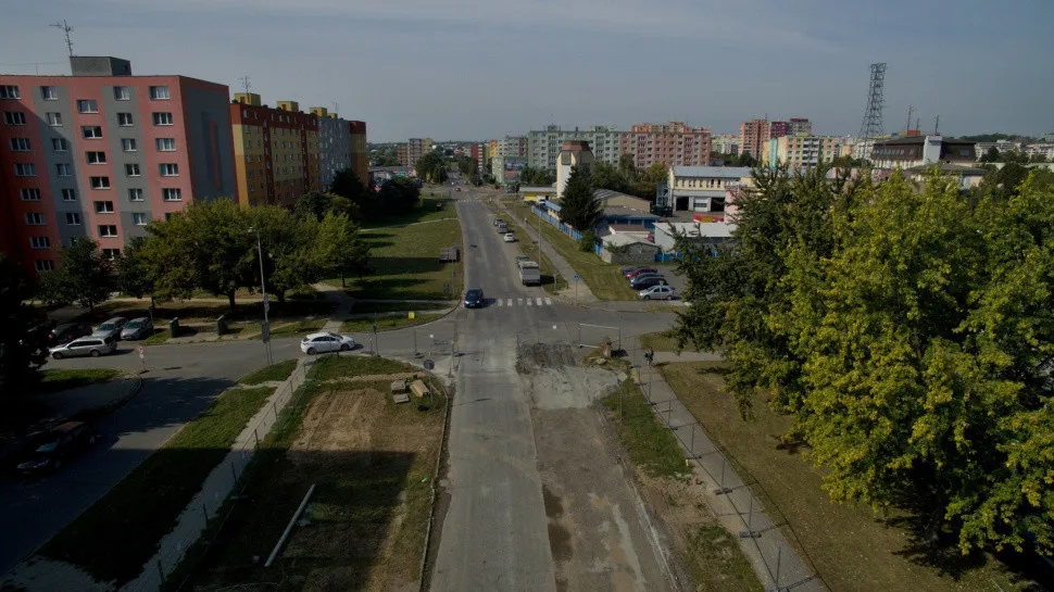 Stavba tramvajové trati na Nové Sady uzavře další ulice. U supermarketu vznikne provizorní parkoviště
