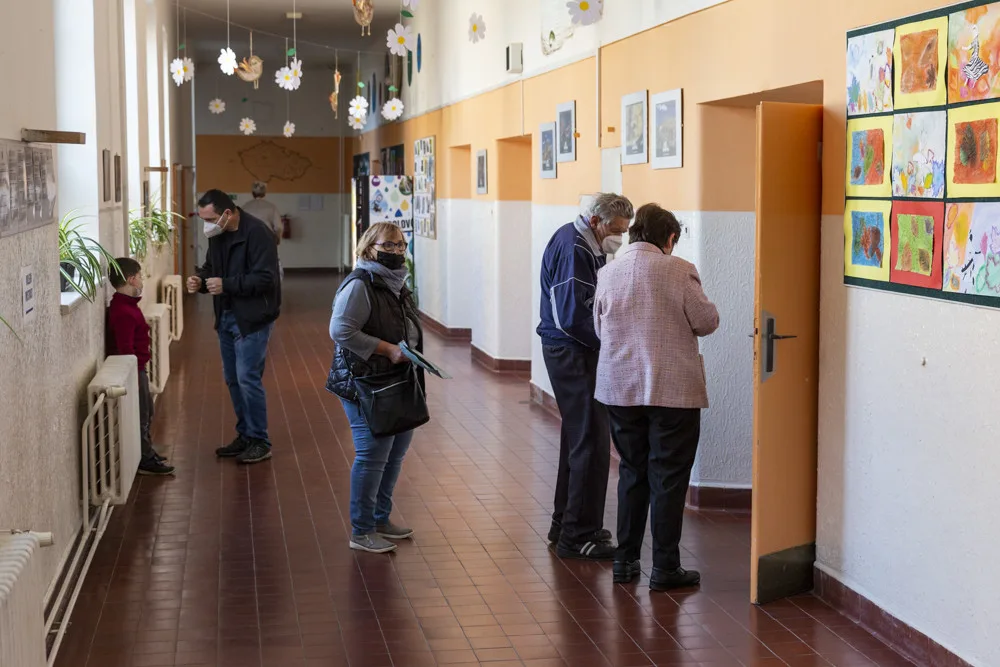 VOLBY 2021: O volby je letos mimořádný zájem. V některých okrscích až dvojnásobný