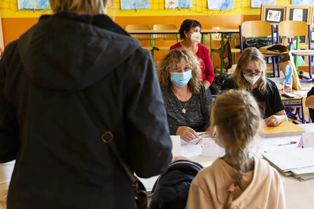 VOLBY 2021: Začíná druhý volební den. Lidé dnes zvolí nové poslance