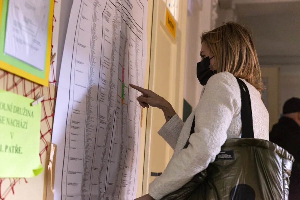 VOLBY 2021: Volební místnosti se uzavřely. Začalo sčítání hlasů