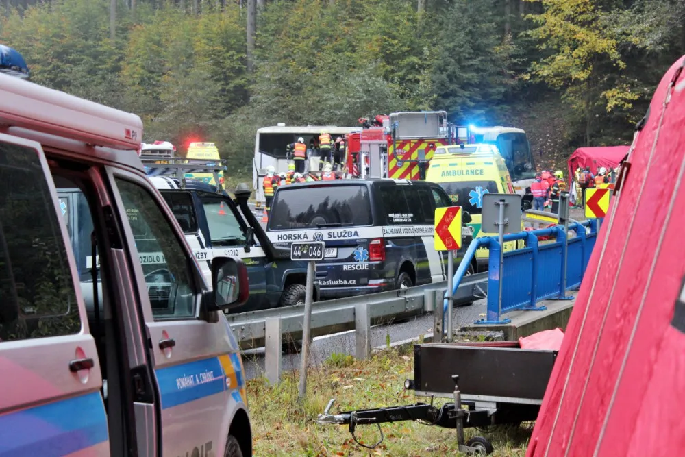 Záchranáři na Červenohorském sedle vyprošťovali školáky z autobusu. Naštěstí jen v rámci cvičení