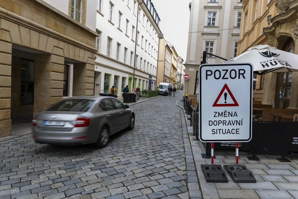 Ne každý řidič se změně dopravní situace hned první den přizpůsobil