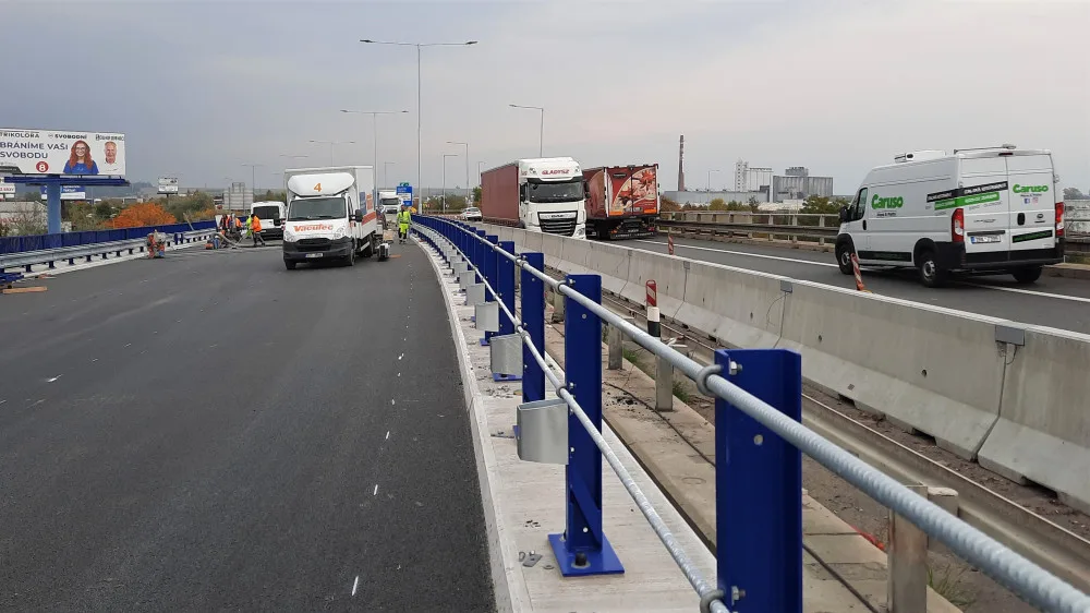 Řidiči si brzy oddechnou. Uzavírky na dálniční estakádě v Prostějově přes zimu zmizí