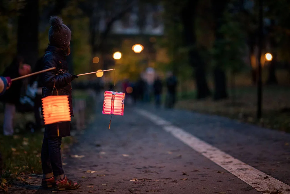 Lampionový průvod - ilustrační foto