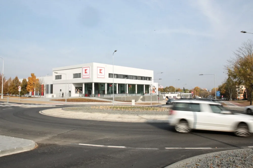 Nový Kaufland v Olomouci nabízí přes 4000 metrů prodejní plochy a 325 parkovacích míst