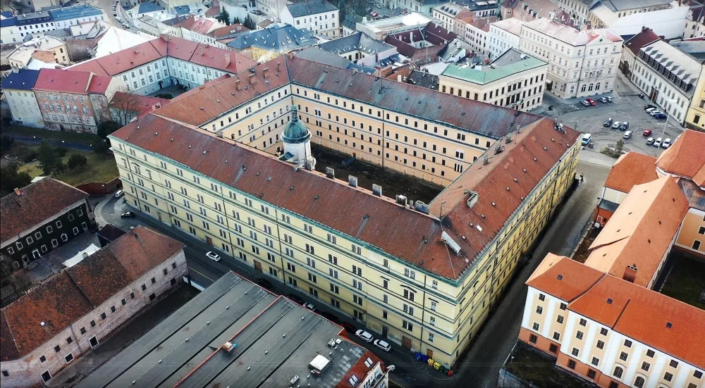 Hanácká kasárna v širším historickém centru Olomouce