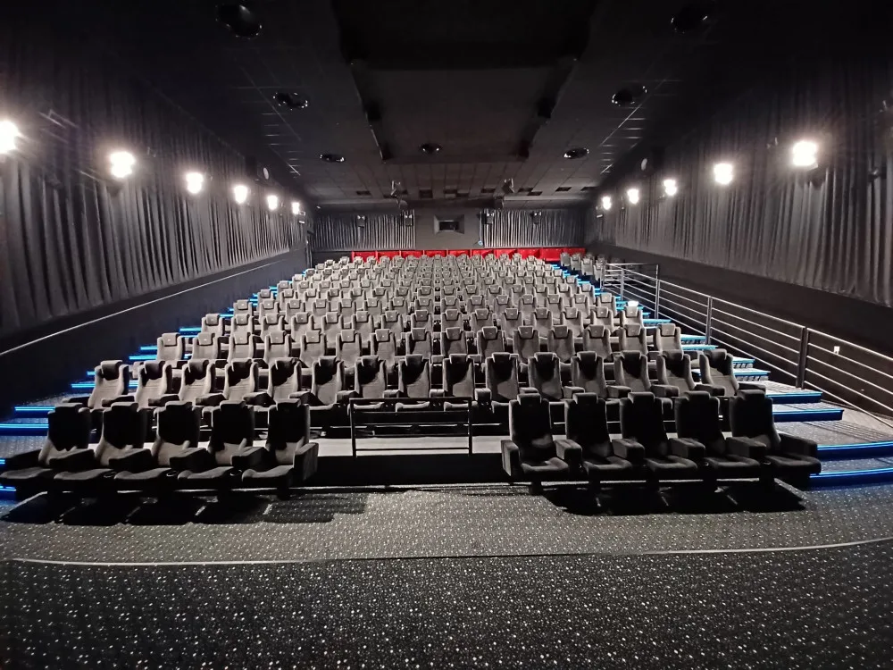 Pohodlí, kožené sedačky, obsluha až do sálu. Olomoucké kino CINEMAX je nejmodernější v zemi