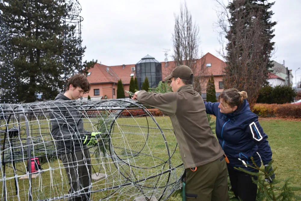 Hranice v neděli před zámkem rozsvítí obří adventní věnec