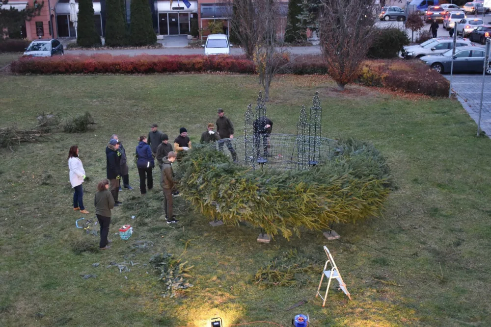 Hranice v neděli před zámkem rozsvítí obří adventní věnec