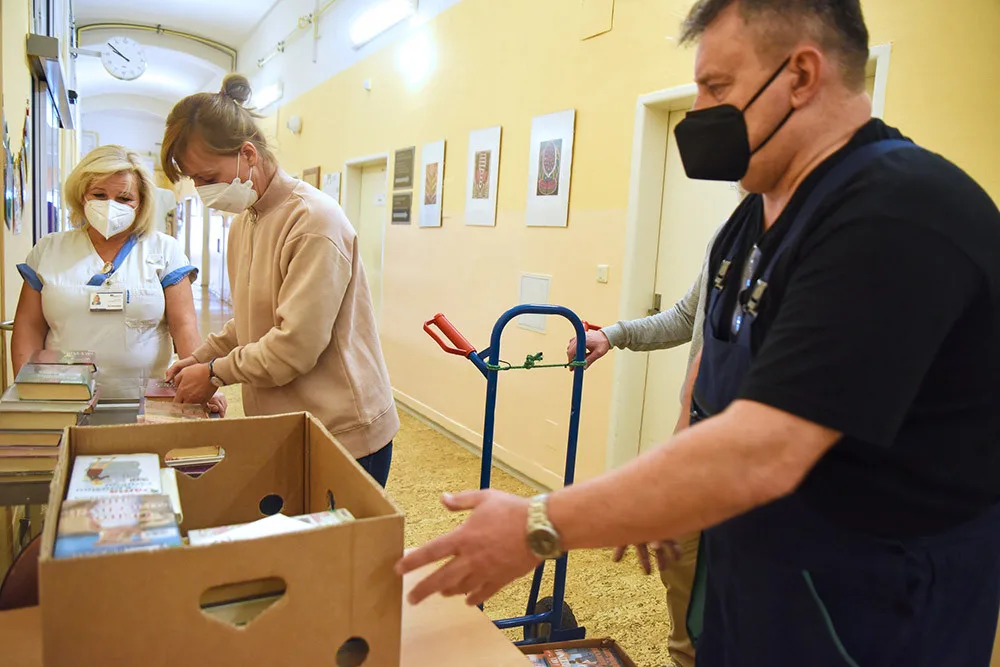Zástupci Knihovny města Olomouce a Dobrovolnického centra Fakultní nemocnice Olomouc se zapojili do společného projektu