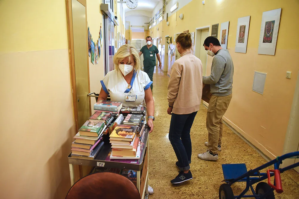 Zástupci Knihovny města Olomouce a Dobrovolnického centra Fakultní nemocnice Olomouc se zapojili do společného projektu
